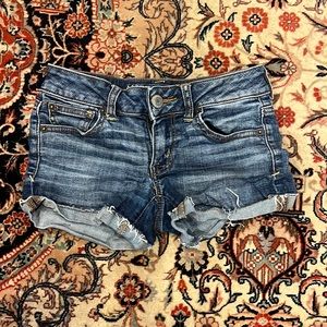 American Eagle low rise Jean shorts size 00